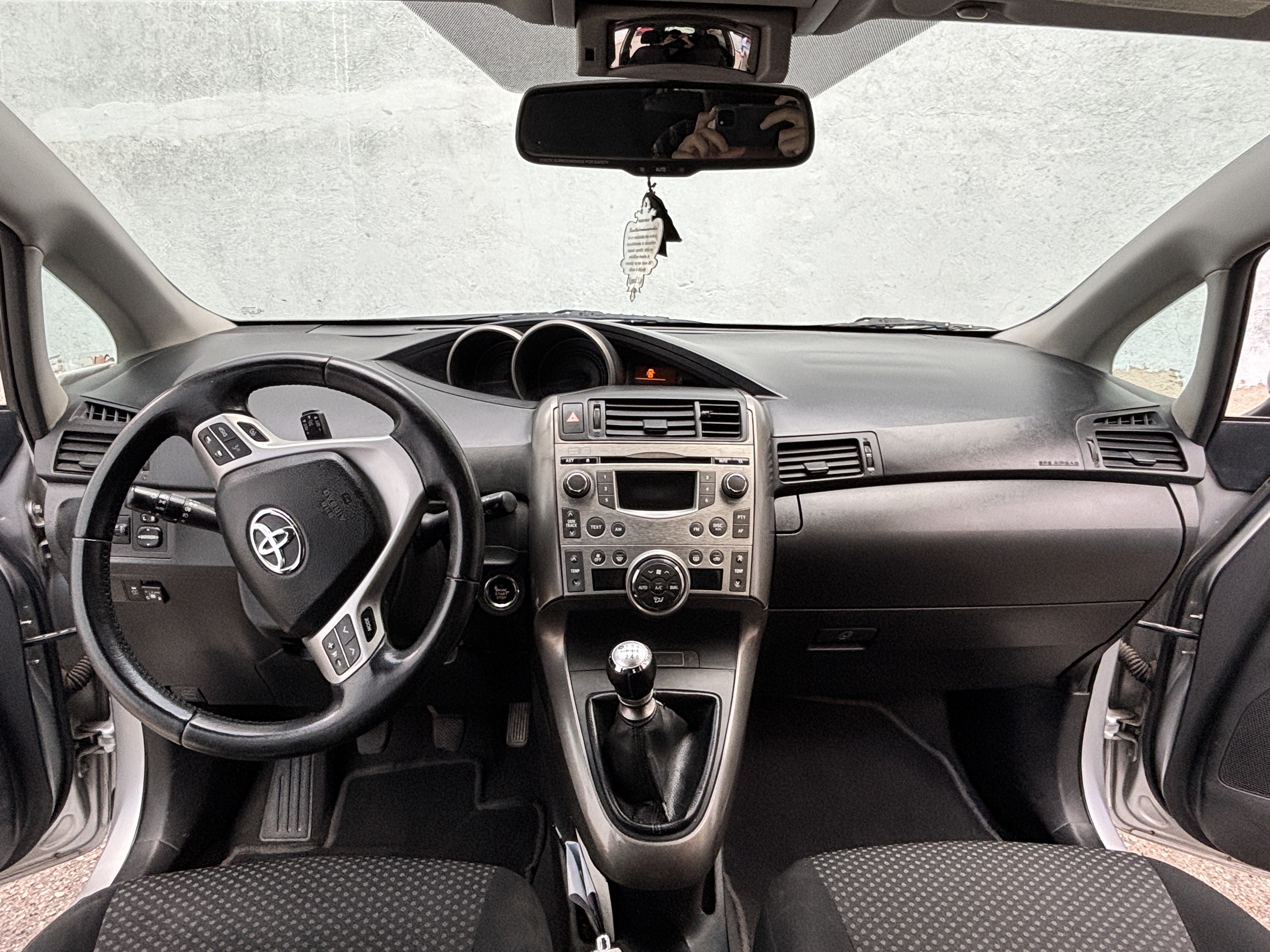 2010 Toyota Verso - İç Kokpit ve Ön Konsol