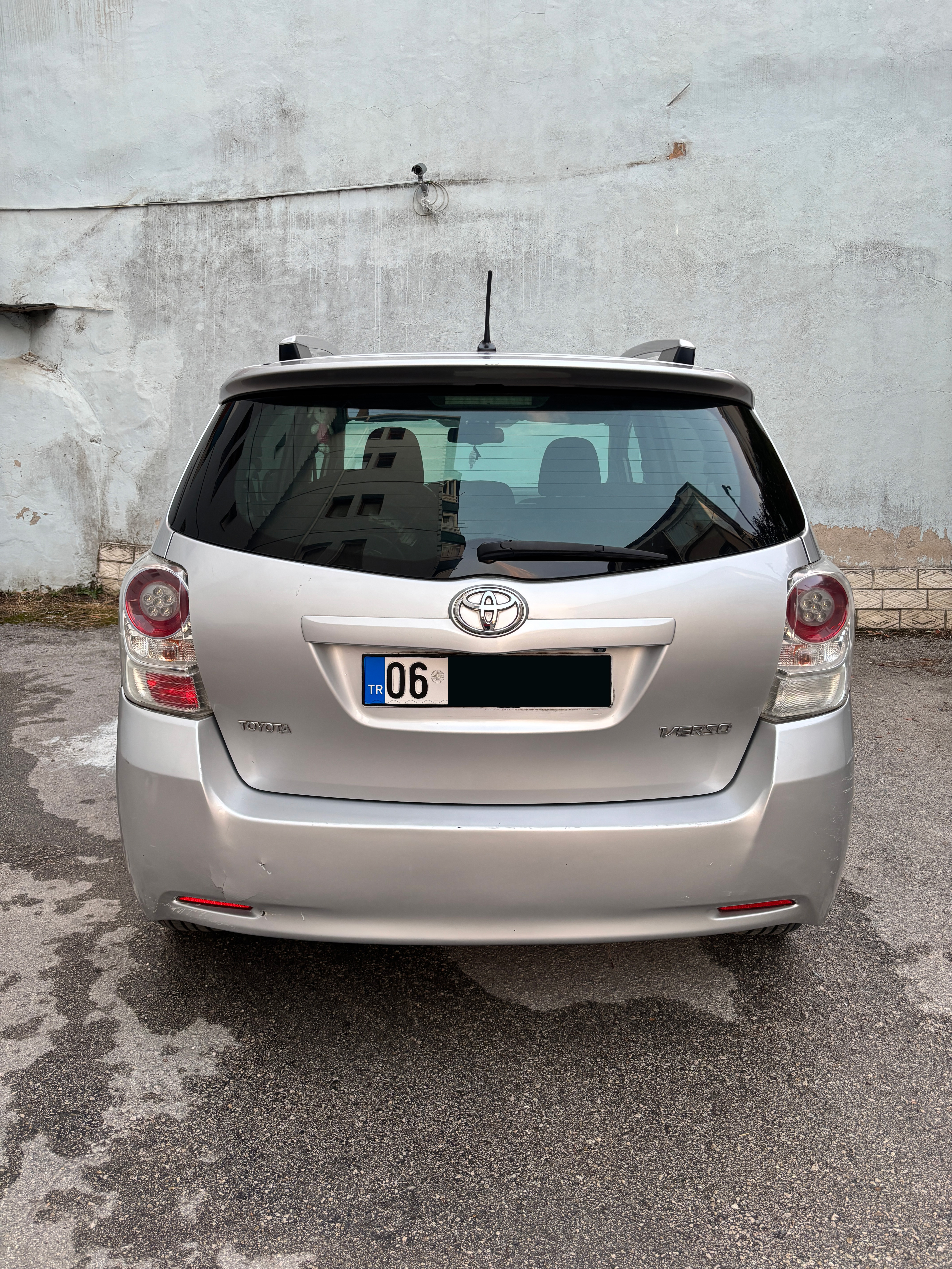 2010 Toyota Verso - Arka Görünüm